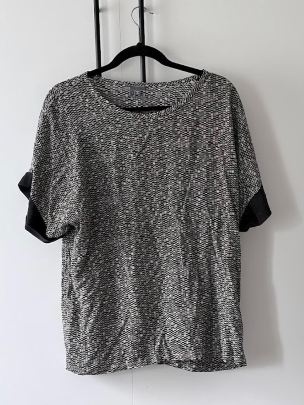 Vince 100% Silk Geometric Print Blouse Black White Tan Short Sleeve L